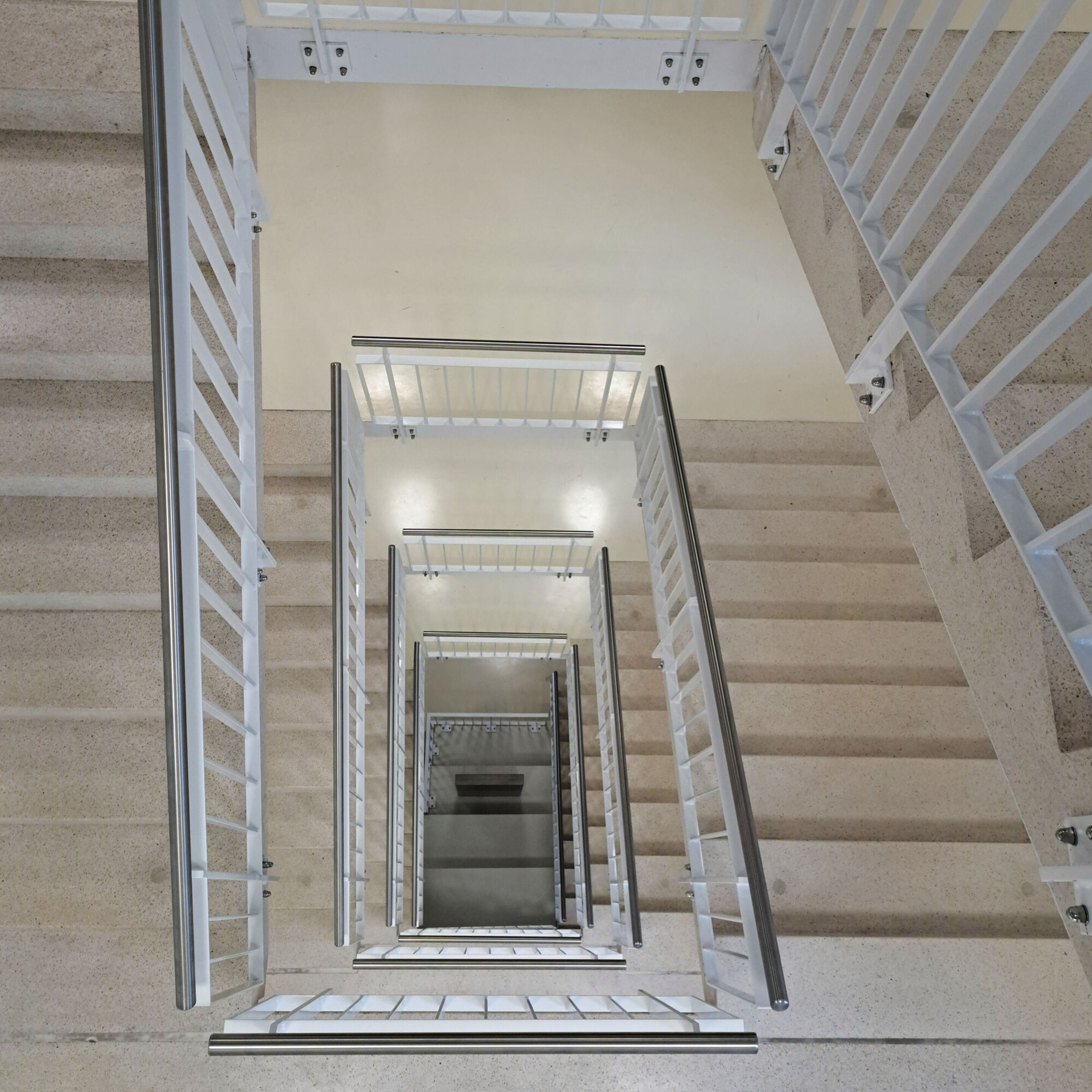 Geschäftshaus, Rautistrasse 33